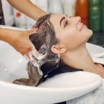 Mơ thấy gội đầu đánh con gì